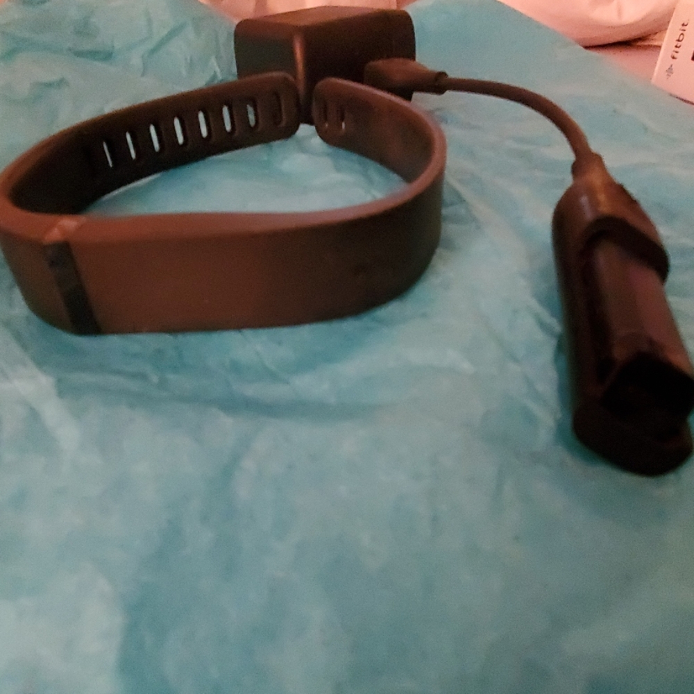 fitbit versa - Picture 2 of 2